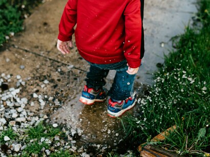 El placer de caminar bajo la lluvia