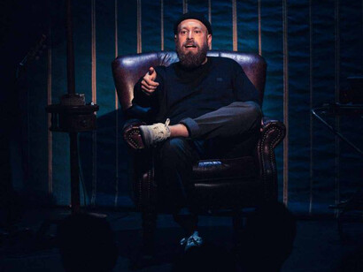 Exister, définition. De l’infiniment grand à l’infiniment con. Avec l'aimable autorisation du Les Théâ Tres