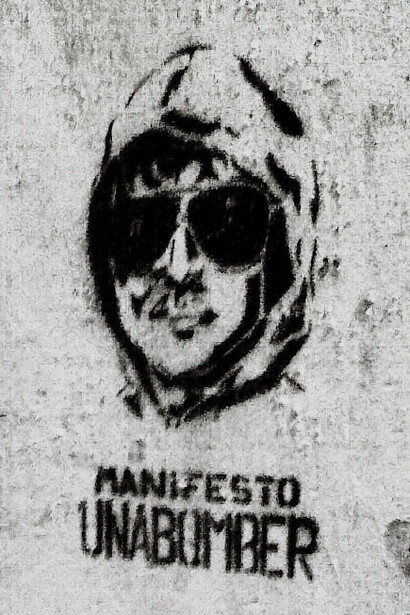 La figura del antihéroe funciona como un puente entre la ficción y la realidad, permitiendo que personajes reales sean leídos con las mismas categorías morales ambiguas que Batman u otros justicieros populares