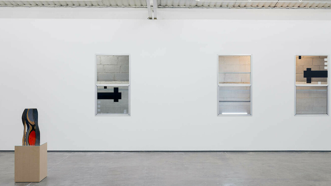 Josephine Meckseper, Exhibition view. Courtesy of Proyectosmonclova