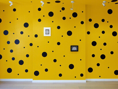 Yayoi Kusama. Courtesy of Omer Tiroche Gallery 