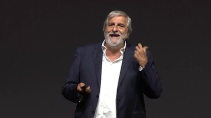 Alfredo Accatino è uno scrittore, sceneggiatore, autore televisivo ed autore di eventi italiano