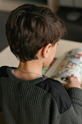 A alfabetização visual conecta a interpretação de imagens à criatividade e ao pensamento crítico