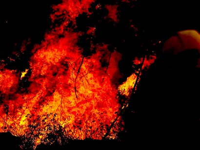 Las llamas lo devoran todo