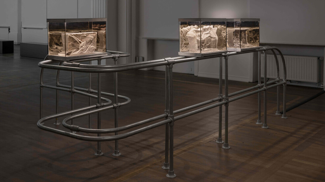 Eva L’Hoest, The mindful hand, ausstellungsansicht. Mit freundlicher genehmigung des Casino Luxembourg