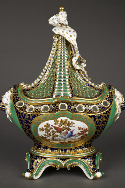 Pot-pourri vase and cover in the form of a ship – Soft-paste porcelain painted and gilded  Sèvres, 1761