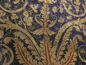 Mausoleo di Galla Placidia, particolare dei mosaici del soffitto. Ravenna, Italia