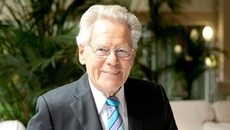 Hans Küng, sacerdote católico, teólogo y escritor suizo