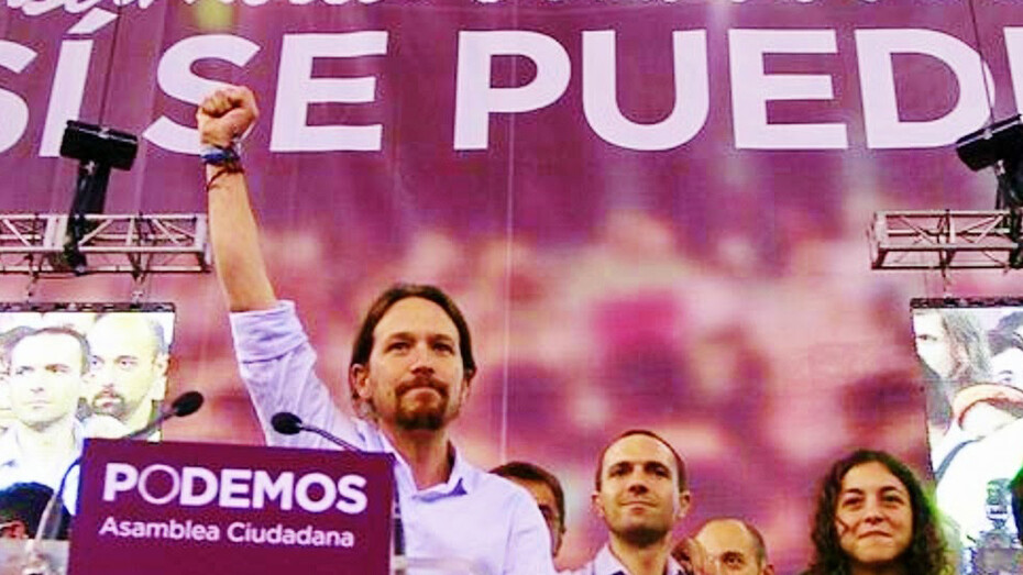 Pablo Iglesias junto a su equipo