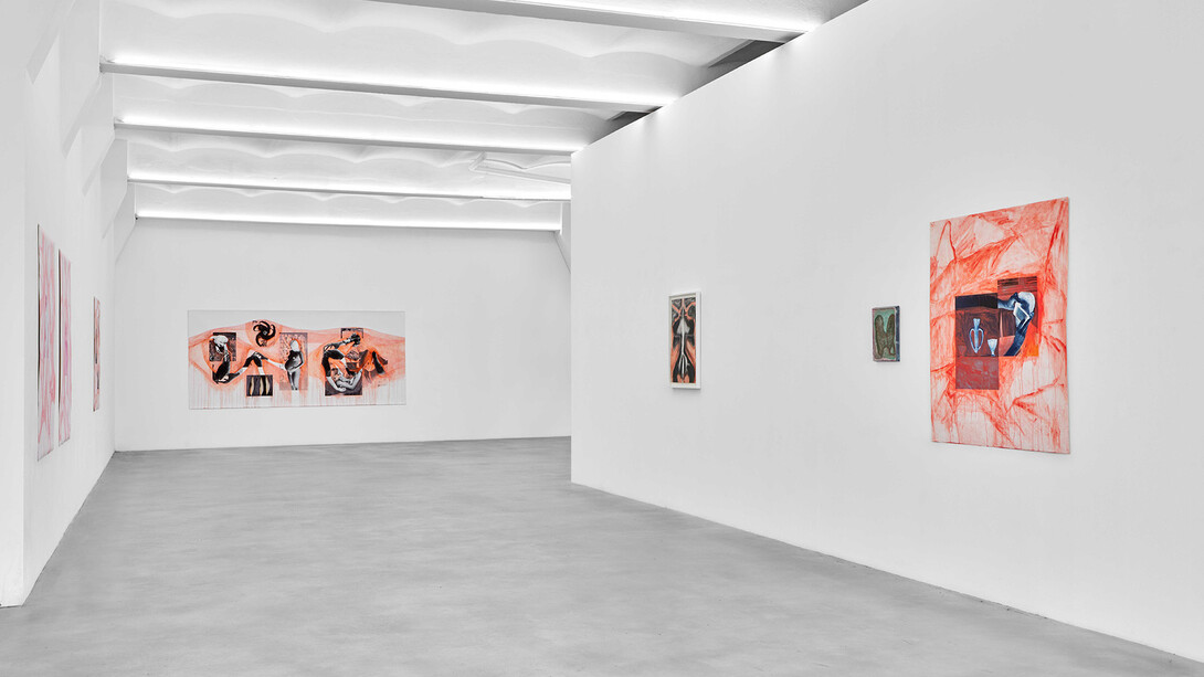 Özlem Altin, Holding, containing (racchiudere, contenere), vista della mostra. Per gentile concessione della Galleria SpazioA