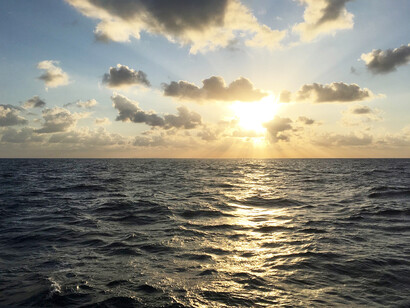 Il trattato dovrebbe dichiarare il Mediterraneo una zona di pace che resti neutrale nei conflitti globali