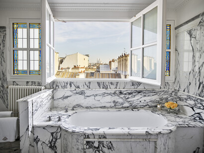 Le Meurice, Paris, Executive junior suite bathroom