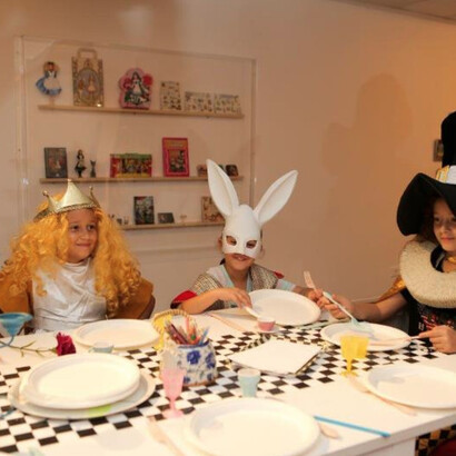Alice in the Land of Books. Courtesy of Tel Aviv Museum of Art