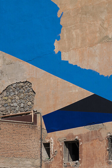 Remi Rough starts his mural MB6 Street Art photo © Ian Cox 2016