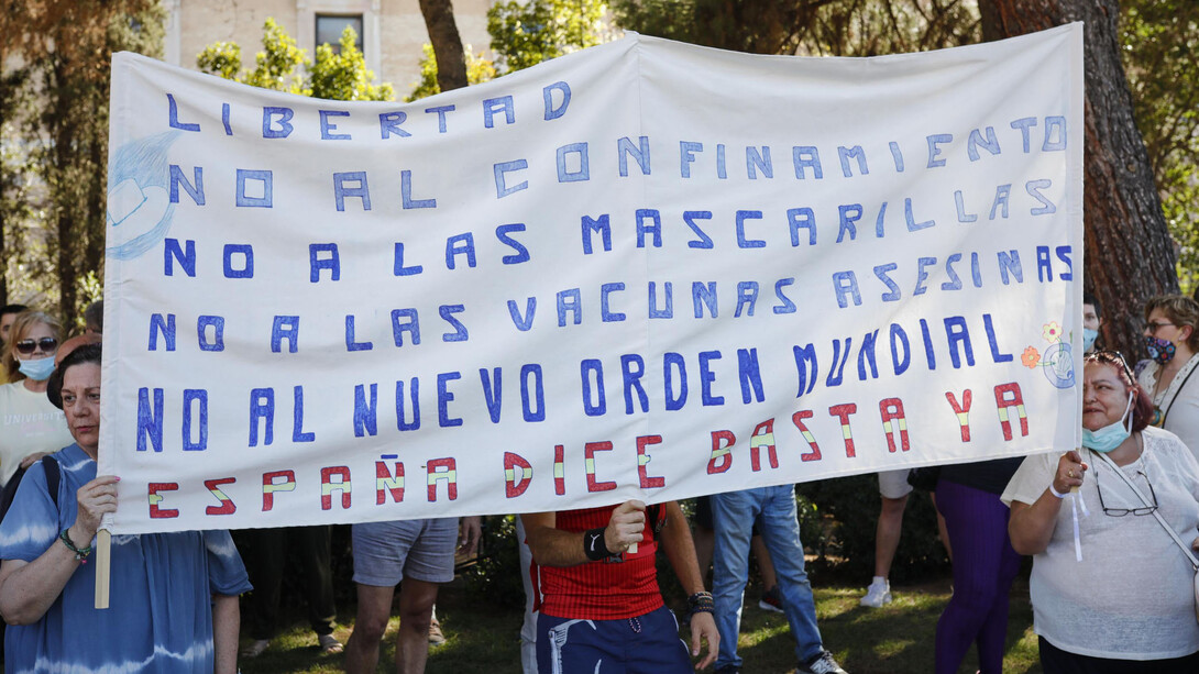 Múltiples discursos se entremezclan en las demandas de los manifestantes que acudieron a la plaza de Colón en Madrid
