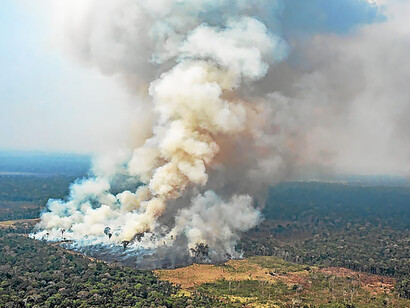Amazonie en feu. La réélection de Bolsonaro représentait une menace pour l’environnement et la démocratie © EPA/MAXPPP