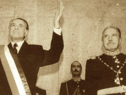 Aylwin es aclamado como presidente en el Salón de Honor del por entonces recién inaugurado nuevo edificio del Congreso (marzo, 1990)