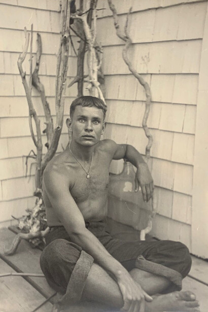 George Platt Lynes, Chuck Howard Sitting (detail), c.1950. Vintage gelatin silver print, 9 1⁄4 x 7 1⁄2 inches. Courtesy of Childs Gallery