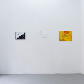 Tom Król, Blowing raspberries, exhibition view. Courtesy of Pizza Gallery
