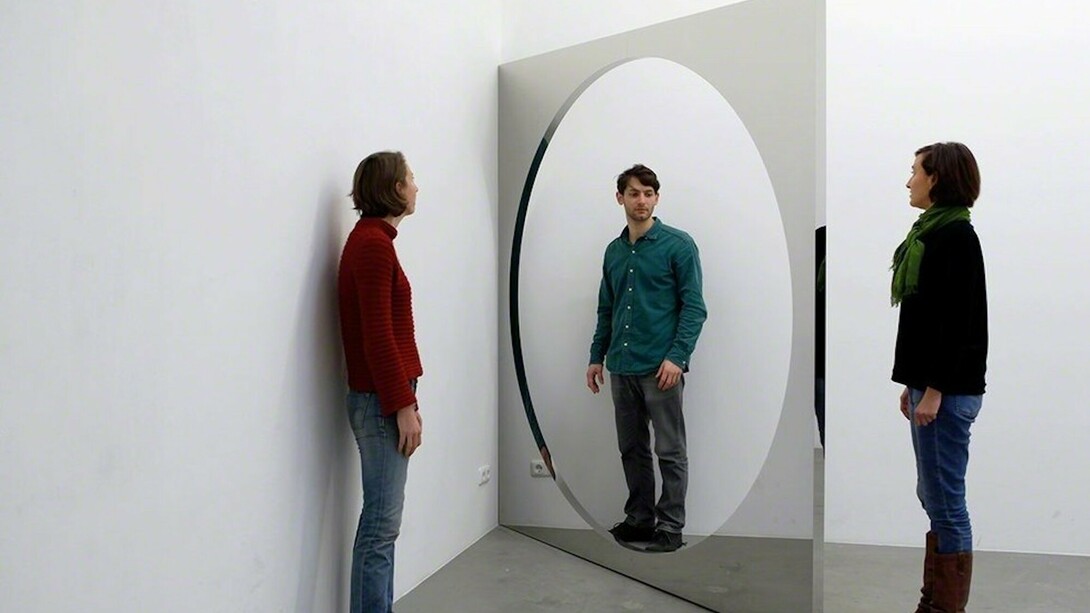 Jeppe Hein, Corner Wall, 2013. Courtesy of De Buck Gallery