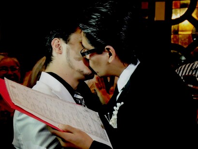 El primer beso tras el enlace