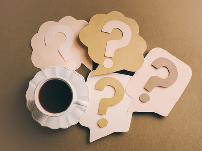 Por lenguaje inclusivo se entiende la manera de expresarse oralmente y por escrito sin discriminar a un sexo