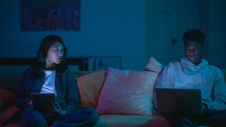 Vivimos en una era en la que la tecnología digital atraviesa cada aspecto de nuestra vida, transformando profundamente la manera en que nos relacionamos, trabajamos y sentimos