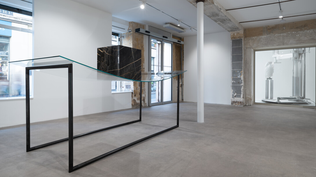 Arcangelo Sassolino, Aux abords du séisme, vue d'exposition. Avec l’aimable autorisation de la Galleria Continua