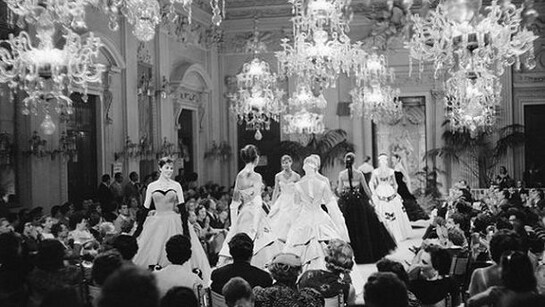 Fashion show in Sala Bianca, 1955, Archivio Giorgini, 6 MB, Photo by G.M. Fadigati, © Giorgini Archive, Florence