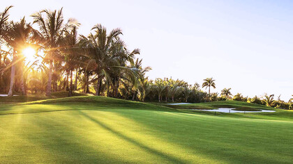 Atardecer en un campo de golf
