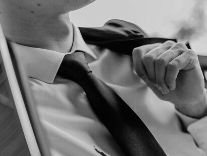 Prom day. Descubra as emoções intensas por trás de Um Dia, um filme que te faz refletir sobre a passagem do tempo e os encontros da vida