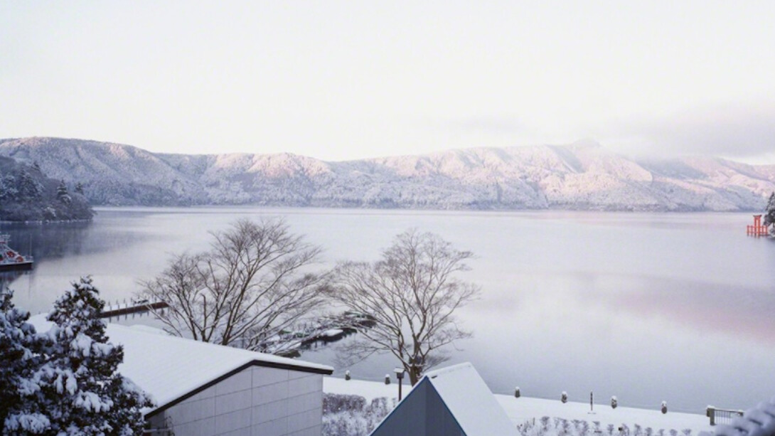 Takahiro Kaneyama, Lake Ashinoko, Hakone , 2008. Courtesy of Miyako Yoshinaga