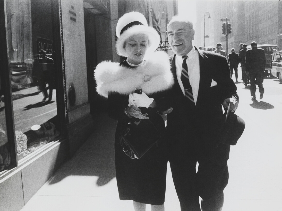 Garry Winogrand, New York, vers 1962, Tirage gélatino-argentique, The Garry Winogrand Archive, Center for Creative Photography, Université d’Arizona © The Estate of Garry Winogrand, courtesy Fraenkel Gallery, San Francisco