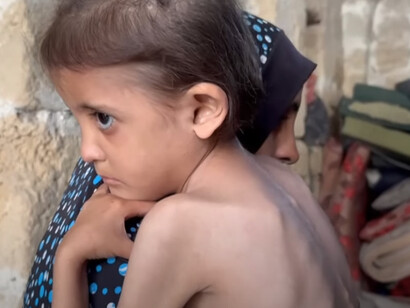 Un «Adolf Eichmann» está en este momento asegurando que el genocidio gota a gota del pueblo palestino continúe con normalidad. Mayo 2025, los niños están muriendo de inanición