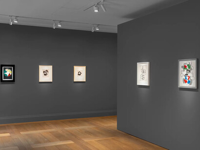 Sophie Taeuber-Arp, La règle des courbes (The rule of curves), exhibition view. Courtesy of Hauser and Wirth Gallery