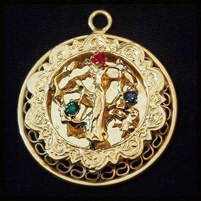  Macedonian Rubies decorating a gold jewel
