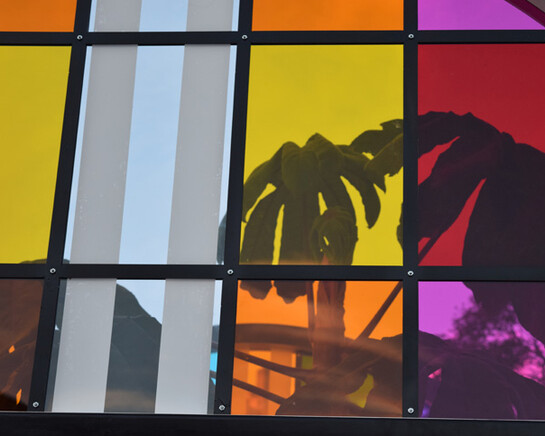 Daniel Buren. Courtesy of Museo de Arte Moderno de Bogotá