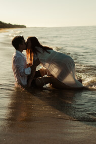 Bisogna far vibrare i corpi attraverso la frequenza dell’amore