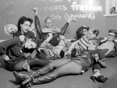 El Contingente de Bromley, pilar en el desarrollo del movimiento punk británico y sus posteriores transformaciones en ámbitos no solo musicales, sino también, estéticos y visuales