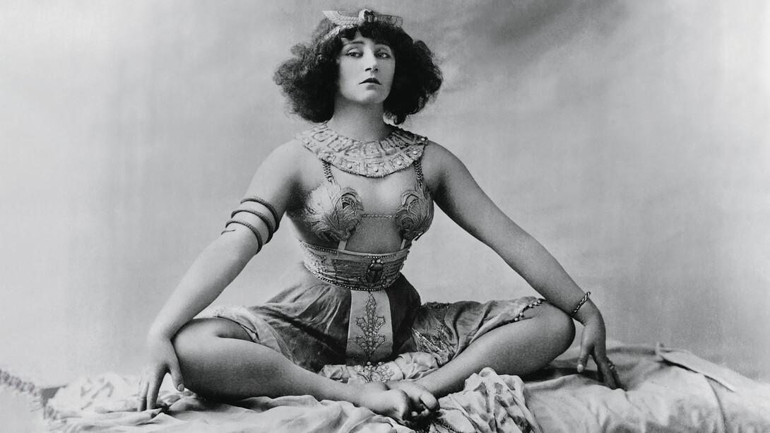 Colette, écrivaine française. C’était une femme libre, une femme profondément moderne, une féministe avant l’heure, qui faisait ce qu’elle voulait, quand elle le voulait, avec qui elle voulait