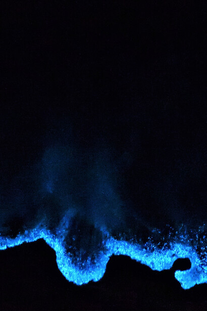 Satélites modernos ajudam a identificar e estudar o mar leitoso, revelando a frequência e a extensão deste fenômeno fascinante