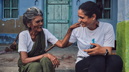 "Womb" è la vicenda di Srishti Bakshi in una singolare maratona dal Sud del Kanyakumari per raccogliere storie di donne e aiutarle a prendere coscienza dei propri diritti