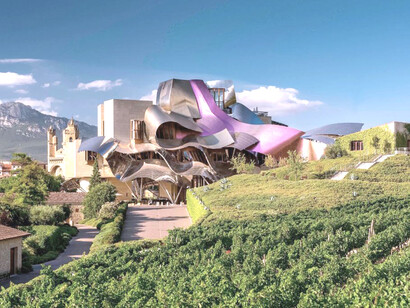 Hotel Marqués de Riscal (La Rioja, España): Este hotel de 5 estrellas es uno de los más extravagantes que existe en España por su arquitectura