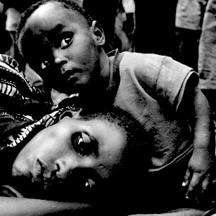 Padres y madres que dejan sola a su prole