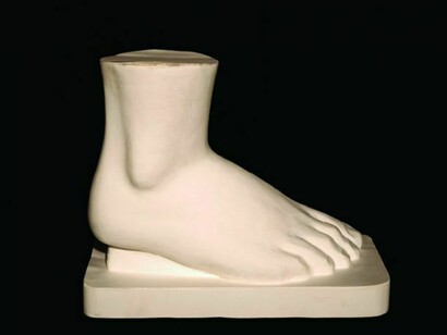 Li Hongbo, Foot, paper, 26 x 15 x 15cm, 2013, 1. Courtesy Klein Sun Gallery, New York. © Li Hongbo