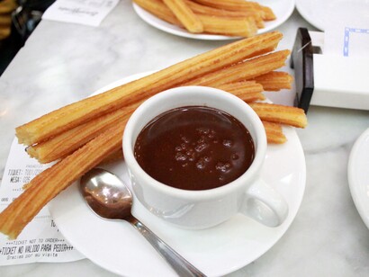Madrid. Chocolate con churros en San Ginés