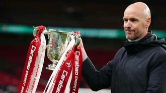 Erik ten Hag lifting his first trophy as Manchester United boss