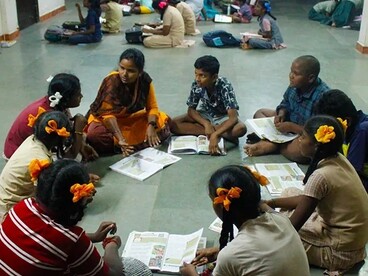A Pondicherry, nel sud dell’India, i progetti dell’associazione si concentrano oggi sul sostegno a bambini e ragazzi con disabilità, offrendo percorsi educativi e supporto sanitario per costruire concrete possibilità di futuro
