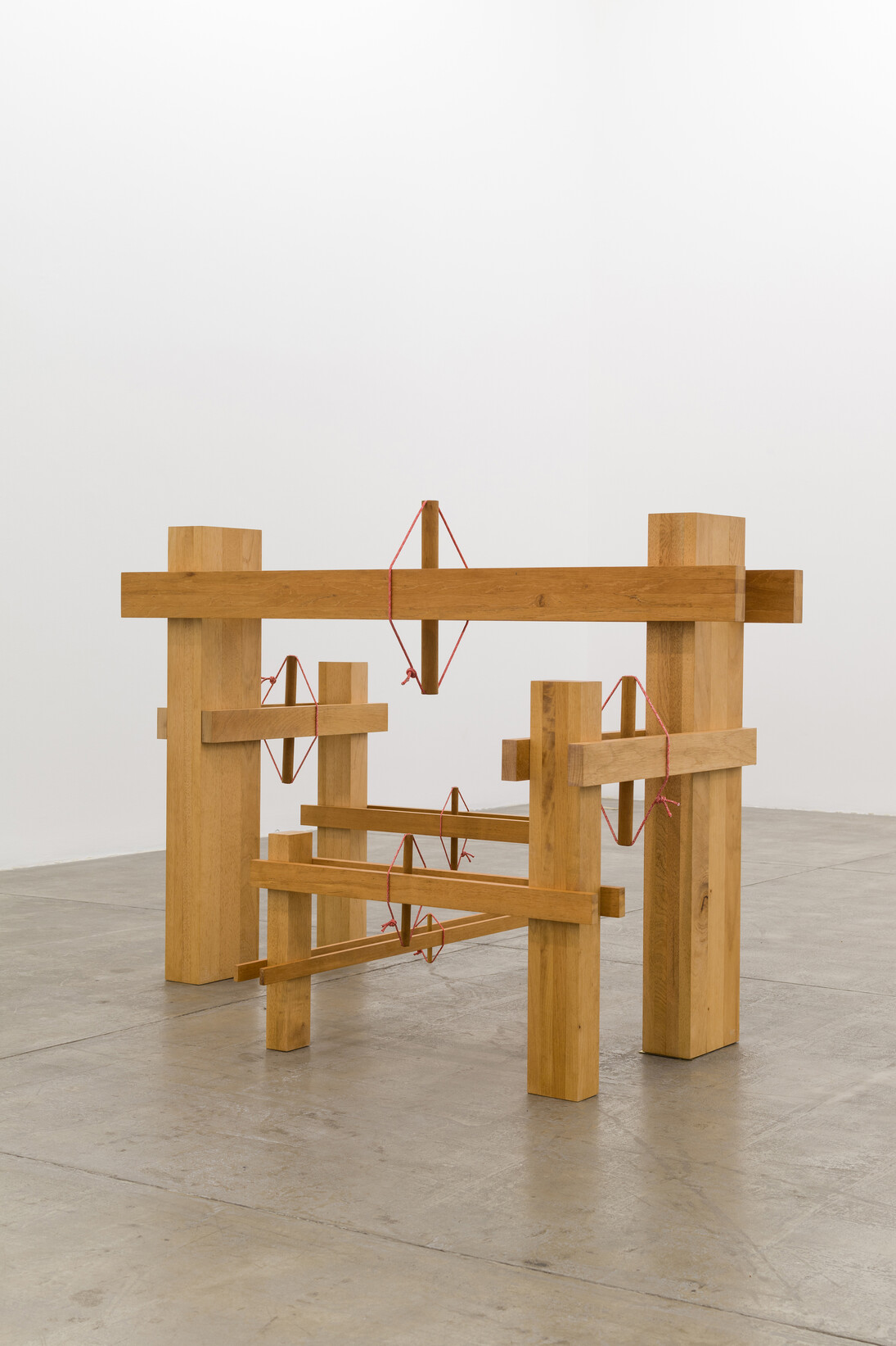 Carlos Bevilacqua, Ponte do Isolamento, 2015, Wood and nautical cable, 110 x 150 x 100 cm. Photo: Eduardo Ortega | Courtesy Galeria Fortes Vilaça