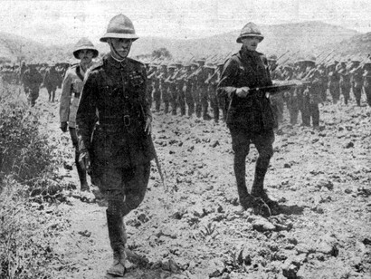 Sir Ian Hamilton in ricognizione presso la Royal Naval Division